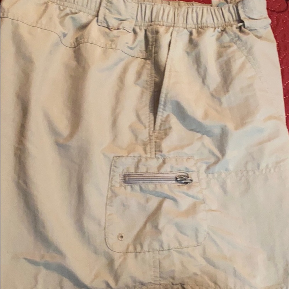 Shorts - Picture 4 of 5